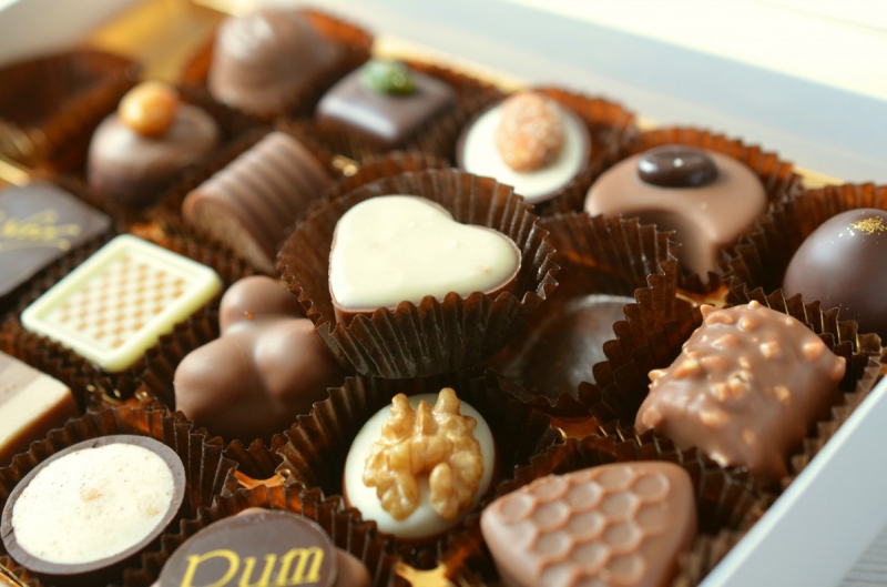 confiserie-RIANS-min_chocolates_food_candy_calories_nibble_chocolate_heart-782043